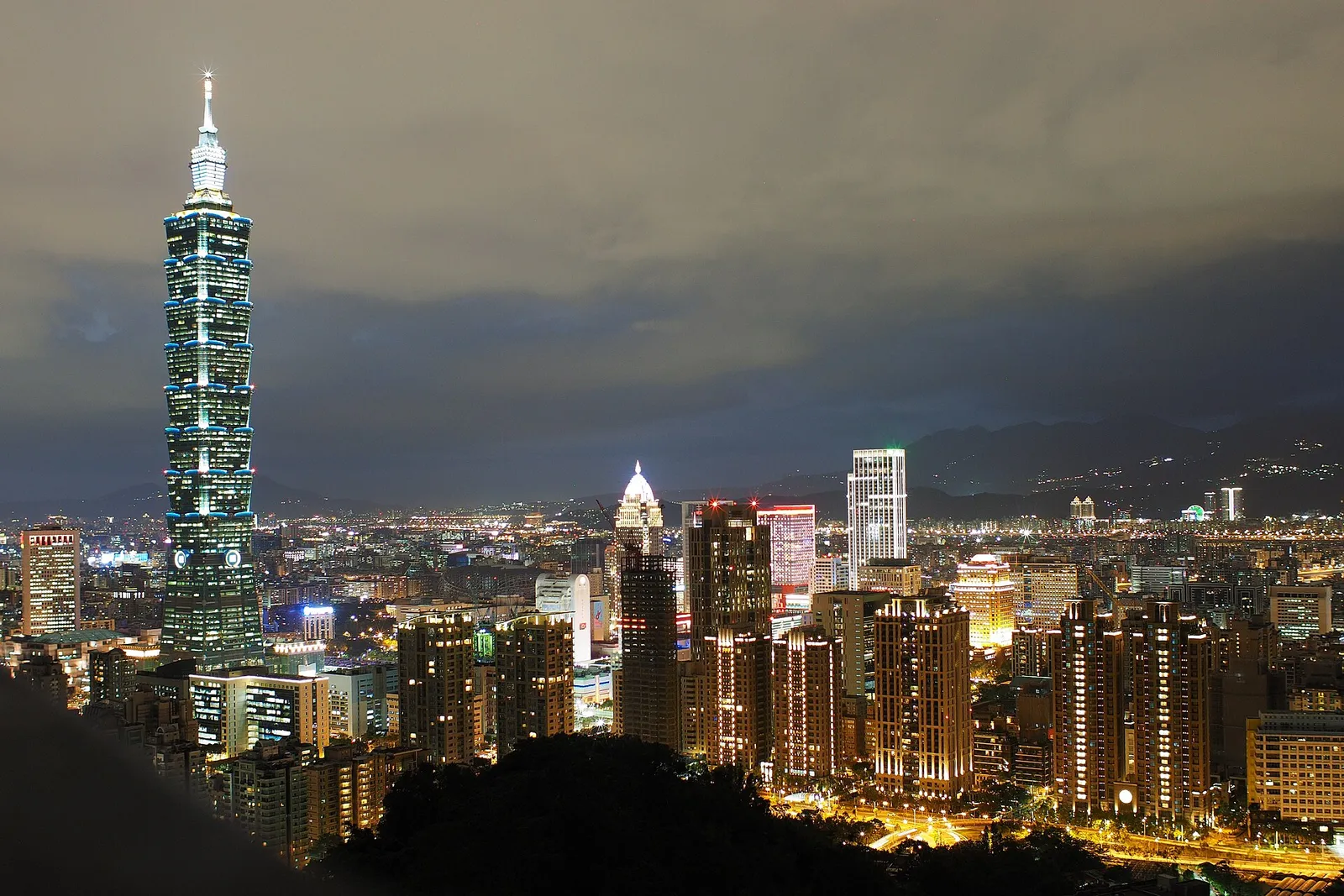 Taipei skyline and Taipei 101