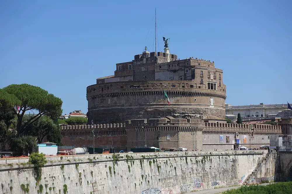 Castel Sant’Angelo beside the river